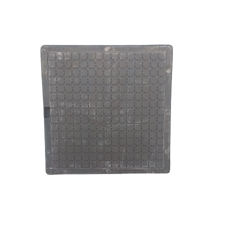 Люк полим/песчан. КВАДРАТ угол 90 легк. КОРИЧНЕВЫЙ 3т 585*585(крышка) 680*680(обечайка)