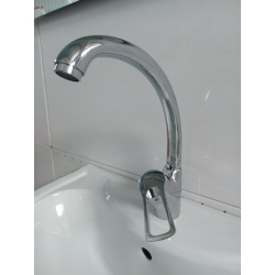 Смеситель для кухни с поворотным изливом DIST XT487S(хром,гайка,цинковый сплав)